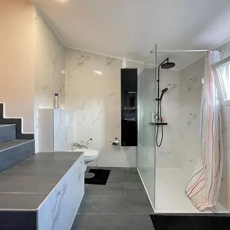 Centre Loft - 2 At Floor Of The Big House